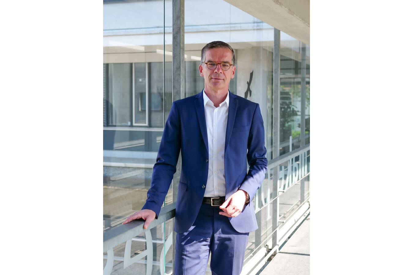 New CEO for Schenck Process EMEA and Asia Schenck Process Holding GmbH appointed Dr Jörg Ulrich as Chief Executive Officer (CEO) of the Schenck Process EMEA and Asia business unit. 