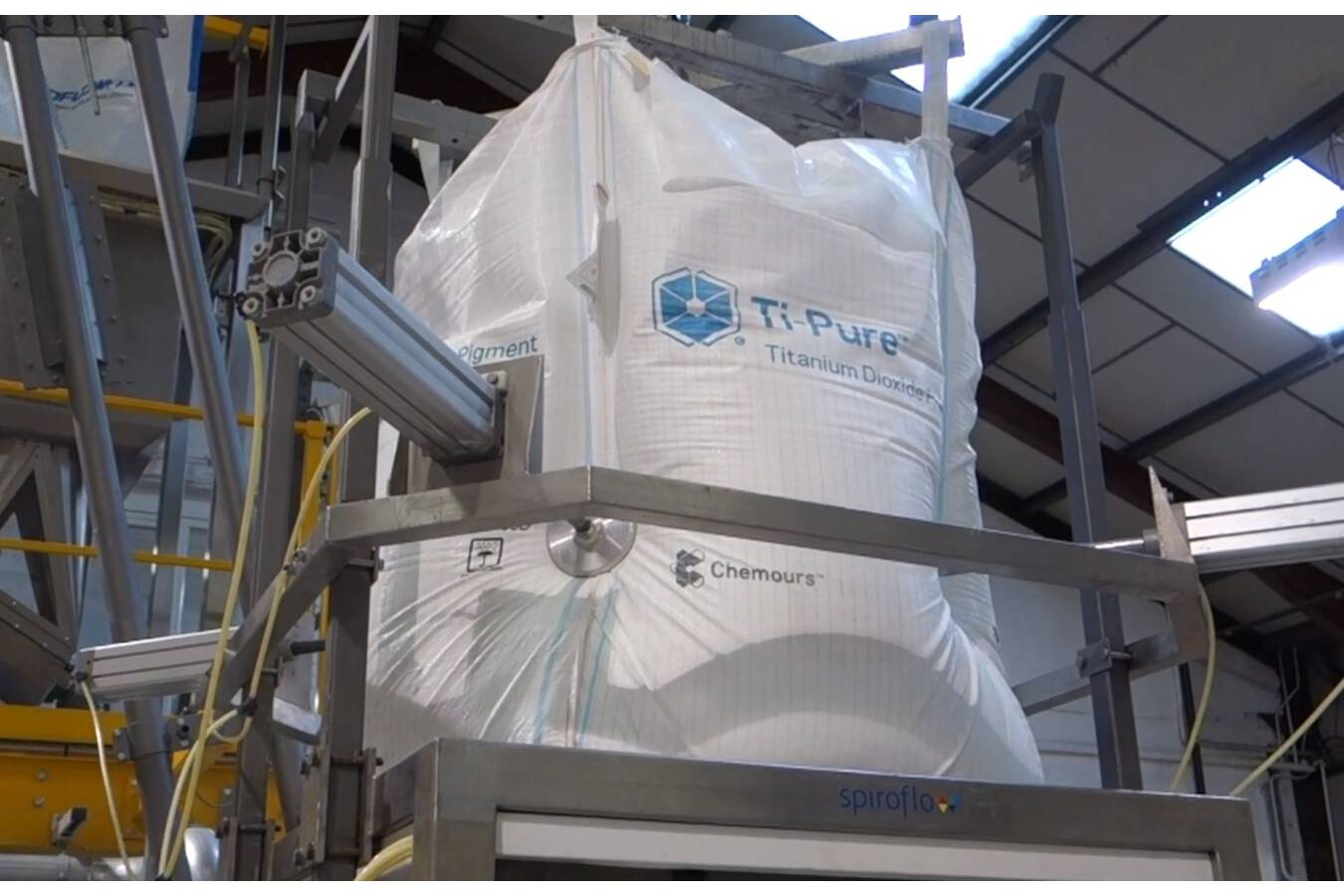 Safe handling and containment solutions of titanium dioxide 