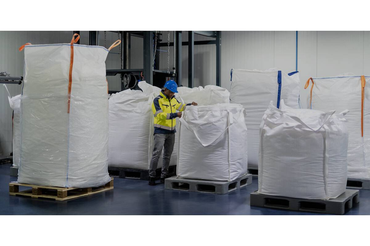 Wie hochwertige FIBCs hergestellt werden Sechs Schritte zur Herstellung hochwertiger Big Bags. Dies garantiert, dass alle FIBCs vielseitig, flexibel und vor allem: sicher in jeder Umgebung zu verwenden sind.