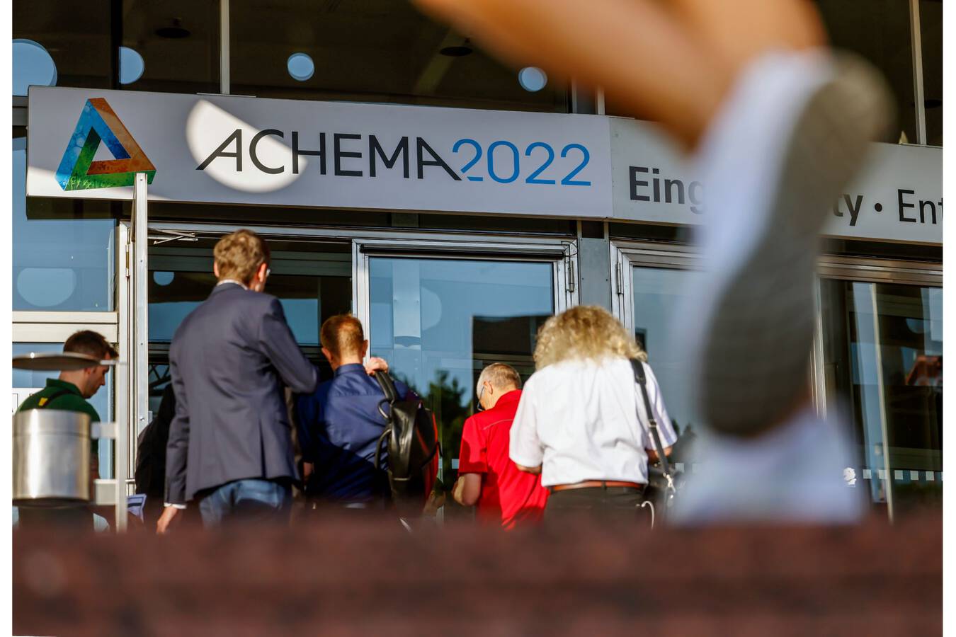 ACHEMA 2022 bietet der Prozessindustrie neue Impulse Bei der ACHEMA 2022 zeigten über 2.200 Aussteller aus mehr als 50 Ländern vom 22. bis 26. August auf dem Frankfurter Messegelände die neueste Ausrüstung und innovative Verfahren für die Chemie-, Pharma- und Lebensmittelindustrie.