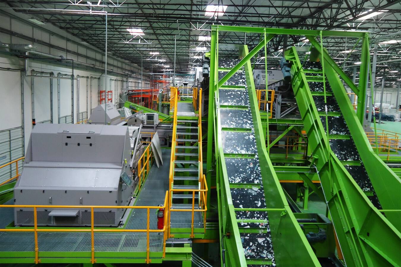 PET-Recycling: chain conveyors