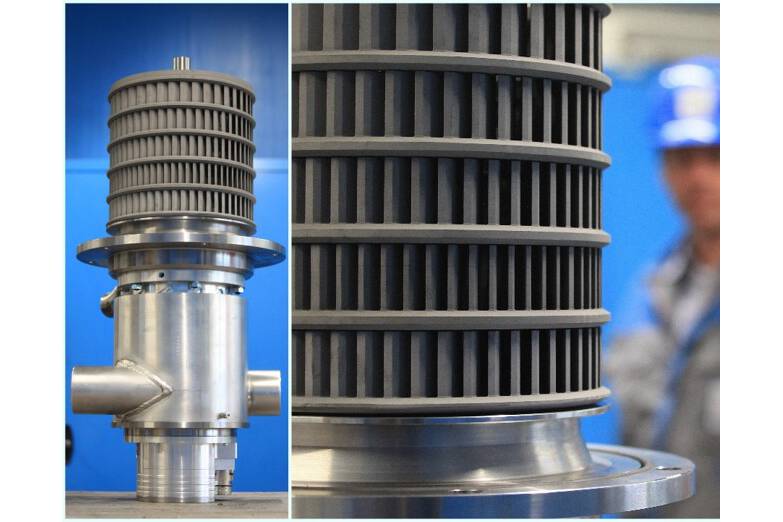 Höchste Feinheiten durch Umfangsgeschwindigkeiten bis zu 190 m/s Die Spiralstrahlmühle der PMT-Jetmill arbeitet mit optimierten Mahlluft-Strömungen in Kombination mit der sogenannten Rotor-Motor-Einheit.