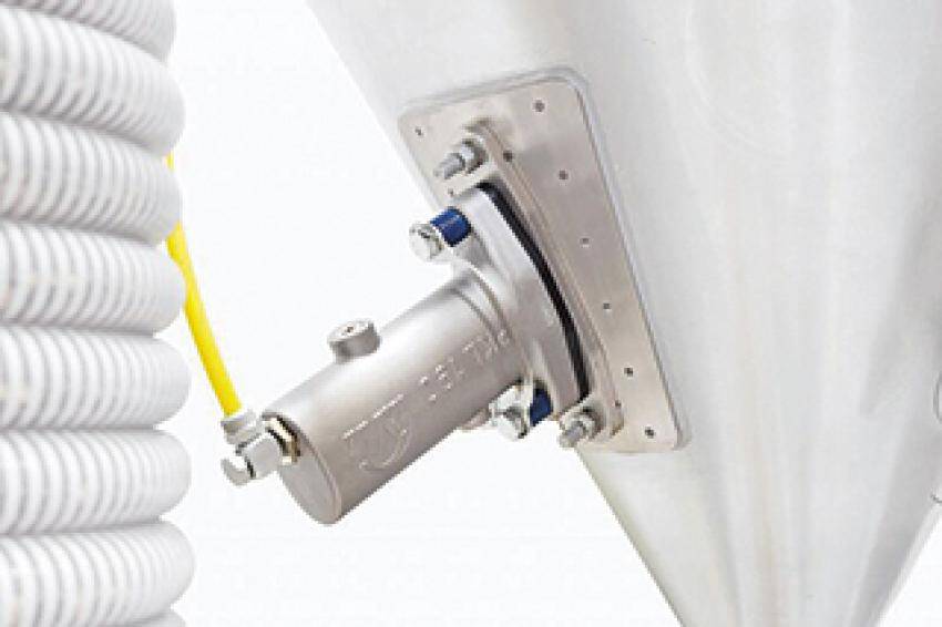 Kleben statt schweißen Der Einsatz von Klebekonsolen bei der Nachrüstung von Vibratoren und Klopfern an Schüttgutbehältern reduziert Stillstandzeiten und schont Behälter.