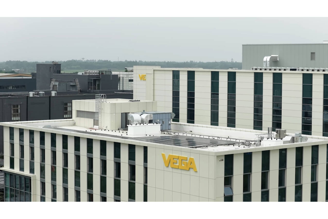 VEGA eröffnet neues Werk in China VEGA hat Ende Mai einen neuen Standort in Jiaxing in China offiziell in Betrieb genommen und feierlich eröffnet.
