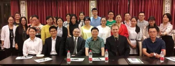 Lernen, lernen, nochmals lernen Weiterbildungsoffensive 2016 von LUM in China erfolgreich begonnen