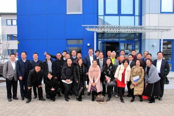 Chinesische Delegation besucht UWT  Auf Einladung der IHK Schwaben besuchte uns eine 32-köpfige Delegation 