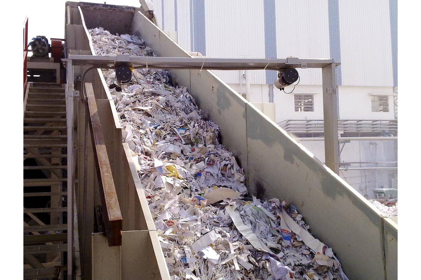 Durchsatz von Recyclingpapier 